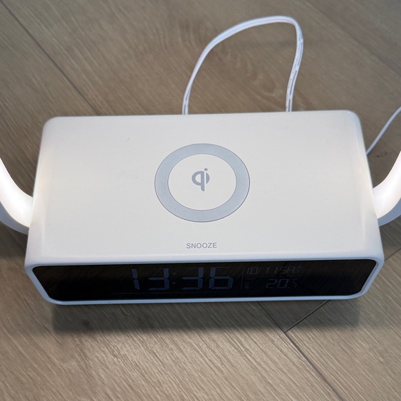 Modern White Alarm Clock with Snooze Function - Picture 8 of 10